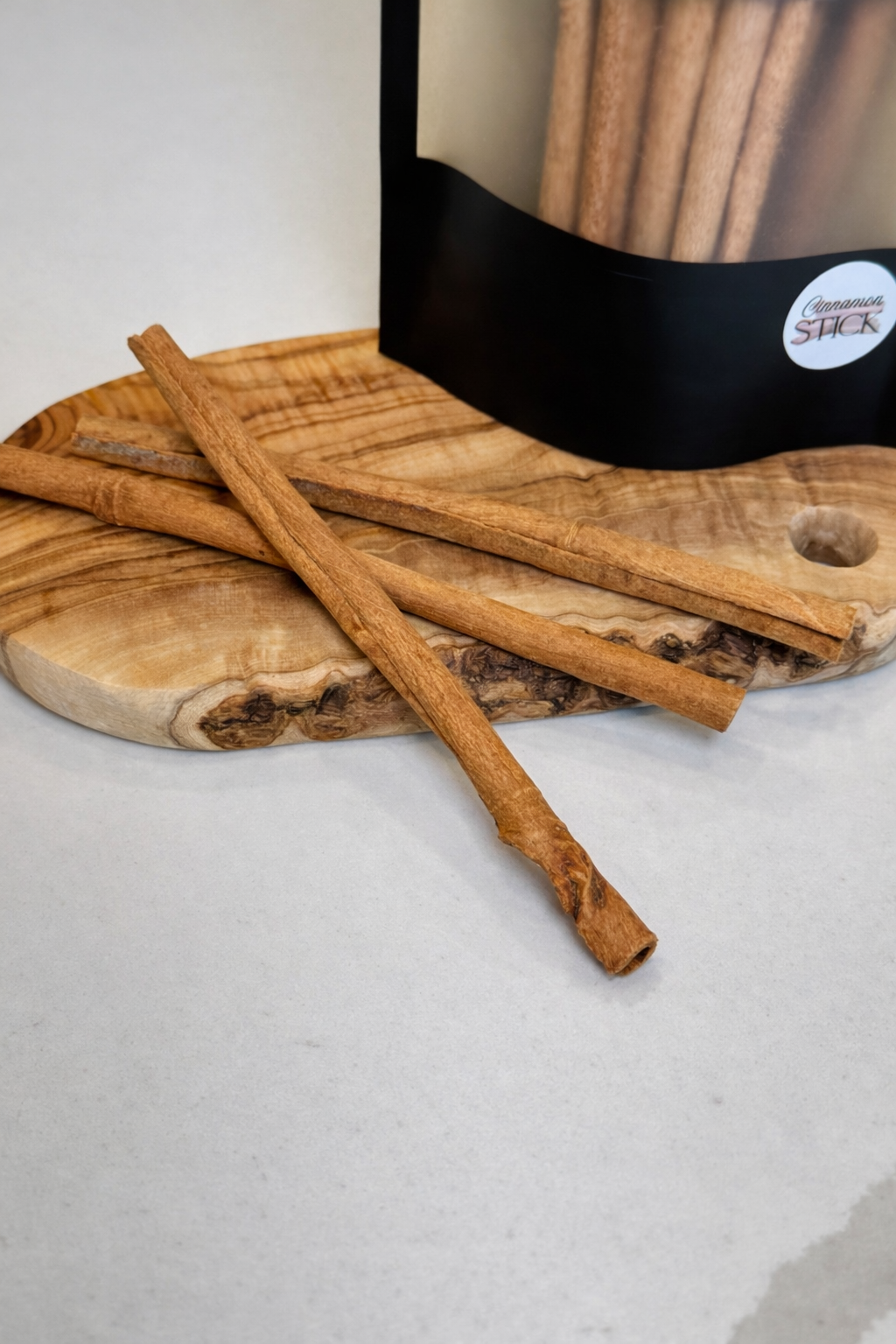Premium Cinnamon Sticks 8" | Whole Cinnamon Quills | Long Aromatic Sticks for Crafts, Décor, Baking, Mulled Drinks & Simmer Pots