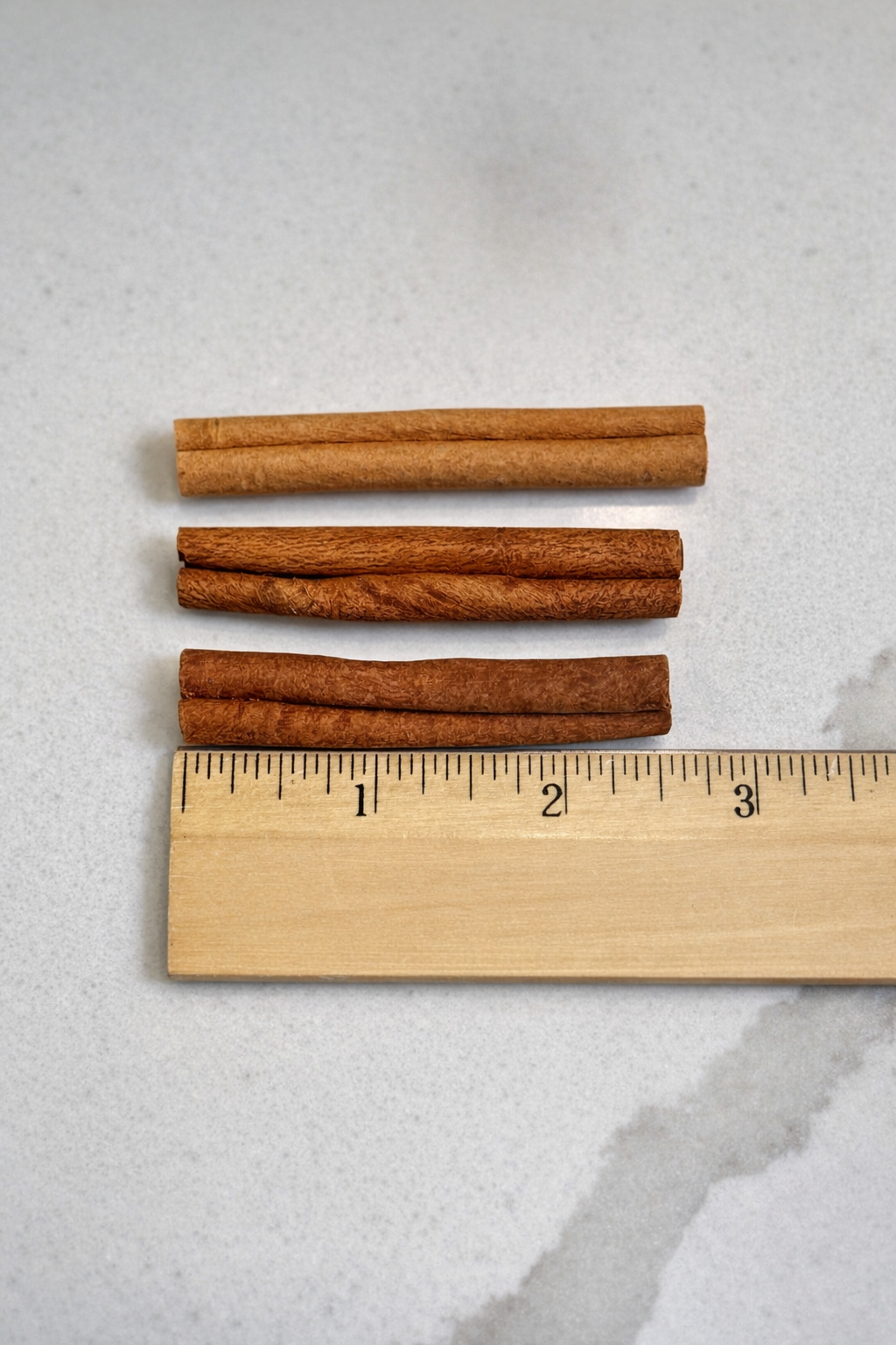 Premium Cinnamon Sticks 2.5" | Whole Ceylon Cassia Cinnamon | Aromatic Spice for Baking, Mulled Drinks, Coffee, Cocktails & Crafts